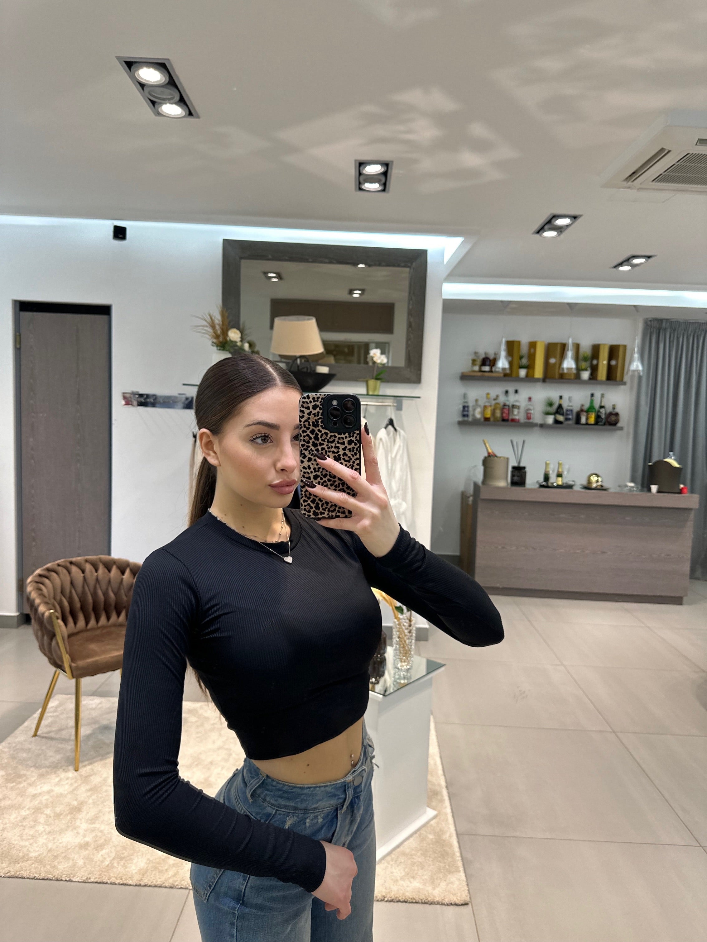 MAGLIA CROP NERA