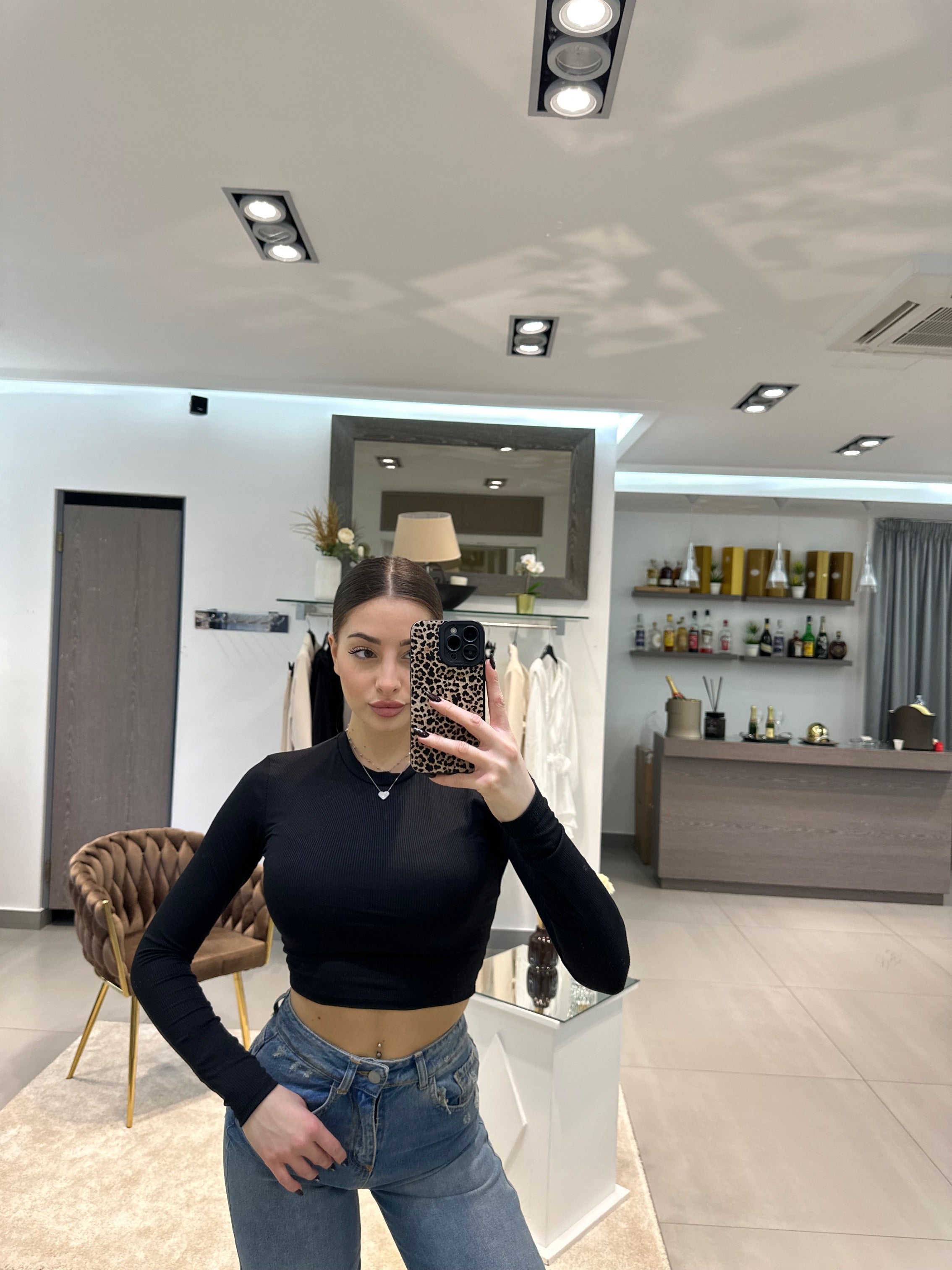 MAGLIA CROP NERA