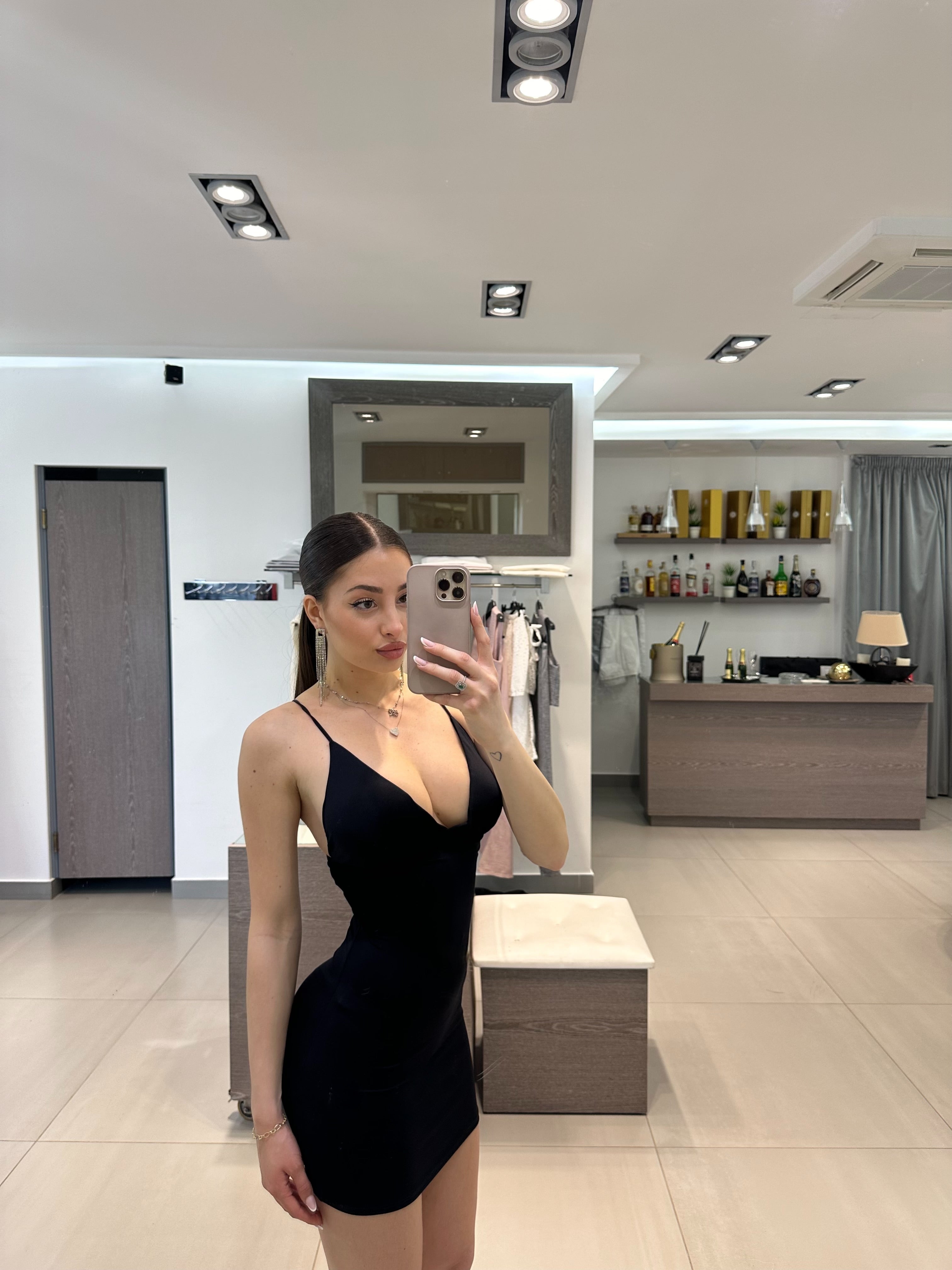 ABITO VIVIEN