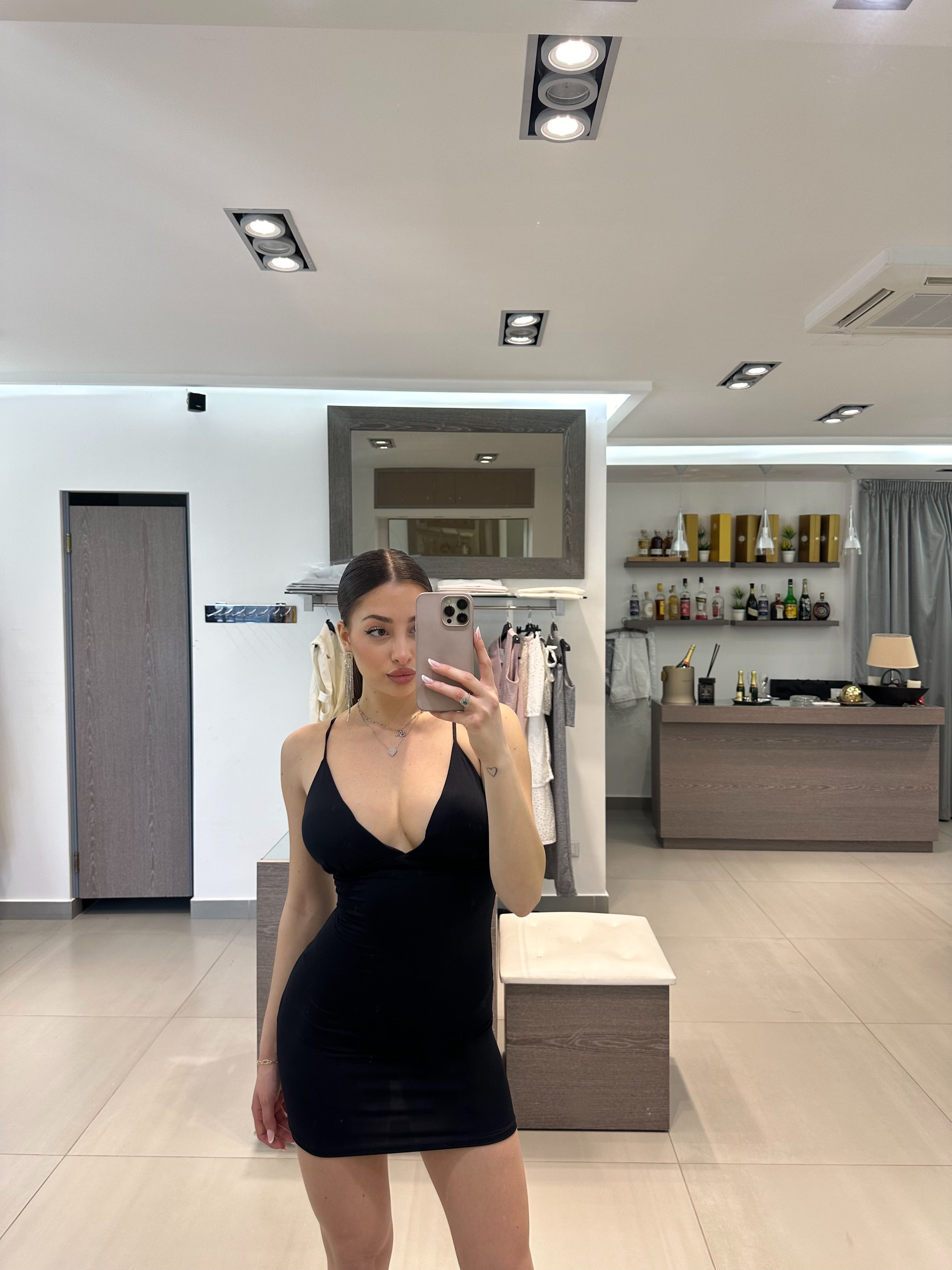 ABITO VIVIEN